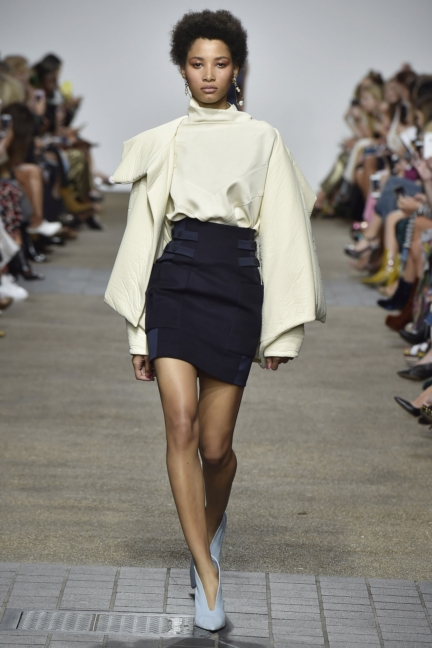 unique_sept_16_runway0002