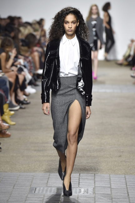 unique_sept_16_runway0014