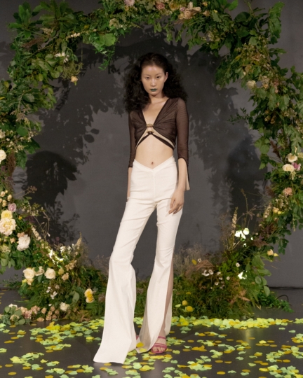 poster-girl-ss20-look-15