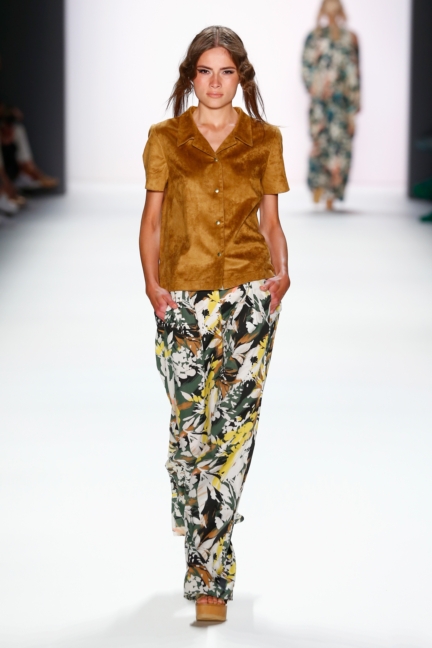 ss-2016_fashion-week-berlin_de_barre-noire_57838
