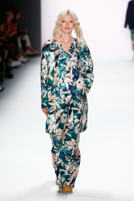 ss-2016_fashion-week-berlin_de_barre-noire_57839