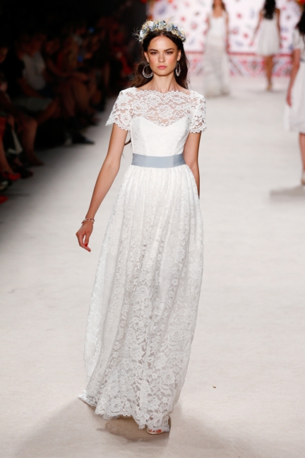 ss-2016_fashion-week-berlin_de_lena-hoschek_56135