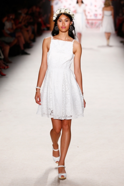 ss-2016_fashion-week-berlin_de_lena-hoschek_56137