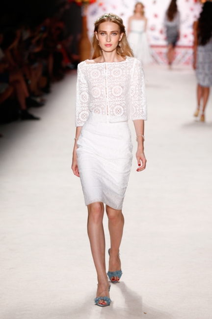 ss-2016_fashion-week-berlin_de_lena-hoschek_56139