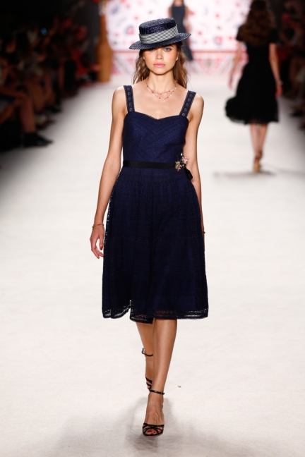 ss-2016_fashion-week-berlin_de_lena-hoschek_56150