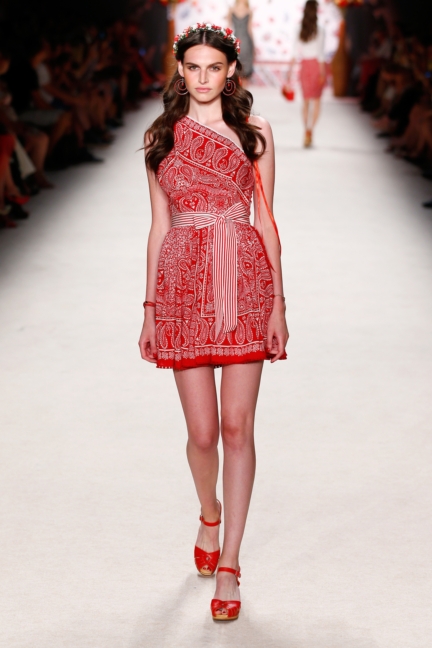 ss-2016_fashion-week-berlin_de_lena-hoschek_56155