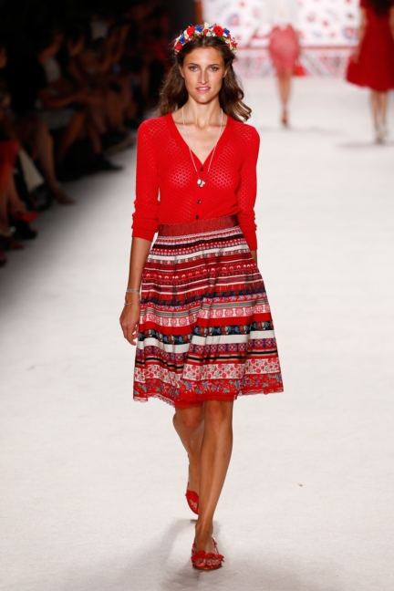 ss-2016_fashion-week-berlin_de_lena-hoschek_56157