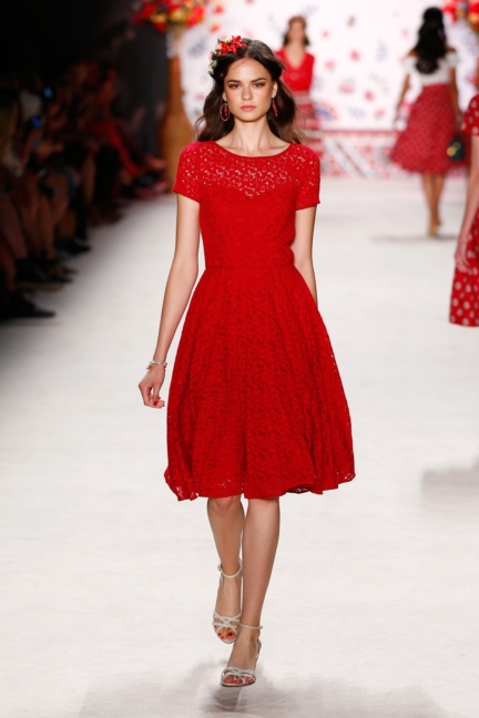 ss-2016_fashion-week-berlin_de_lena-hoschek_56158