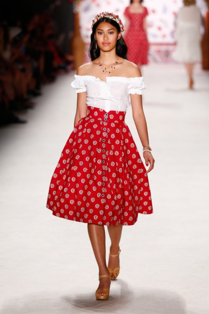 ss-2016_fashion-week-berlin_de_lena-hoschek_56160