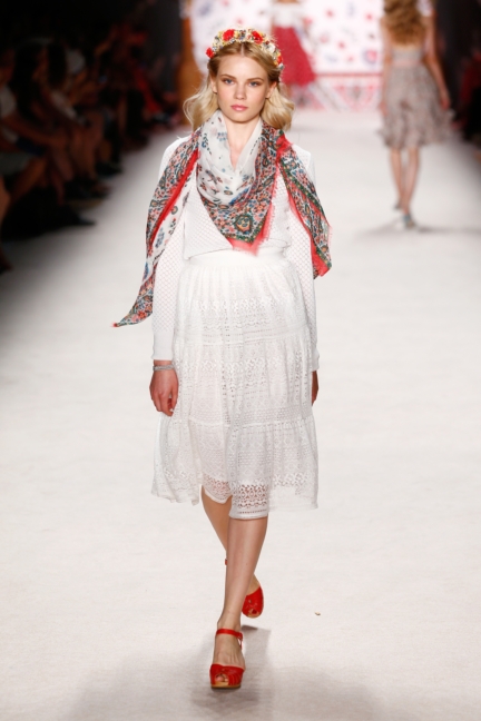 ss-2016_fashion-week-berlin_de_lena-hoschek_56161