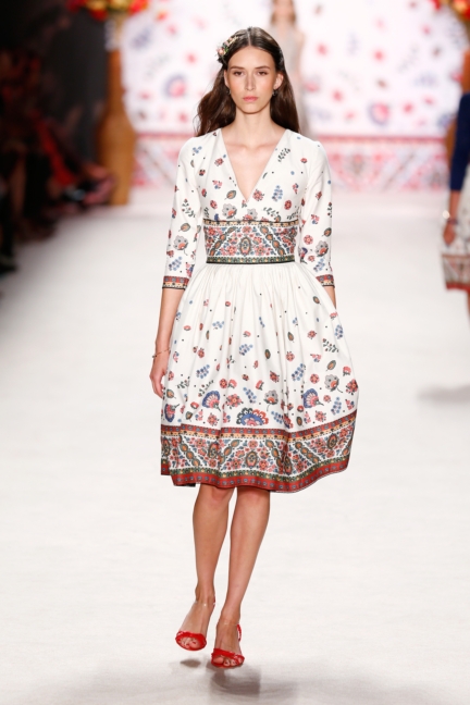 ss-2016_fashion-week-berlin_de_lena-hoschek_56163