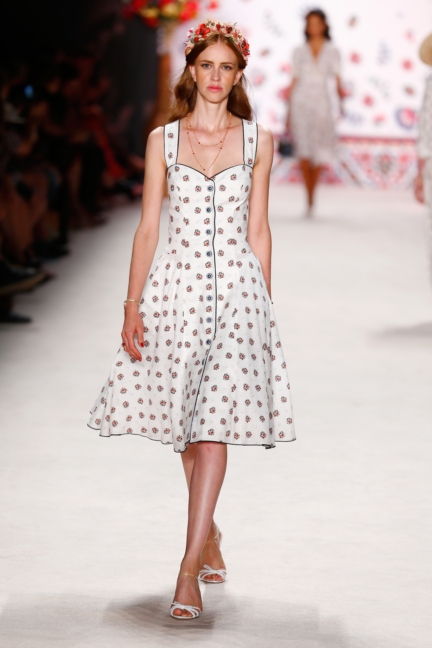 ss-2016_fashion-week-berlin_de_lena-hoschek_56170