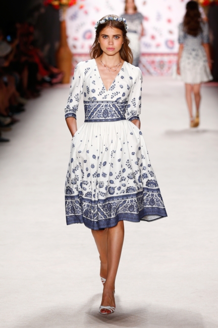 ss-2016_fashion-week-berlin_de_lena-hoschek_56172