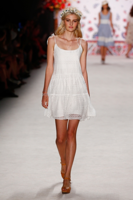 ss-2016_fashion-week-berlin_de_lena-hoschek_56178