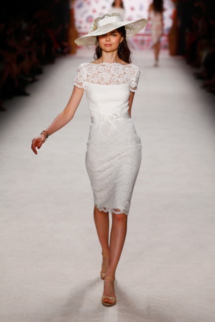 ss-2016_fashion-week-berlin_de_lena-hoschek_56181