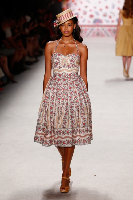 ss-2016_fashion-week-berlin_de_lena-hoschek_56196