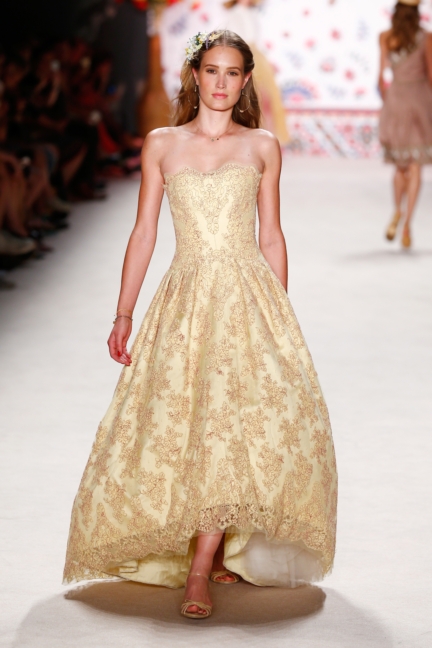 ss-2016_fashion-week-berlin_de_lena-hoschek_56199
