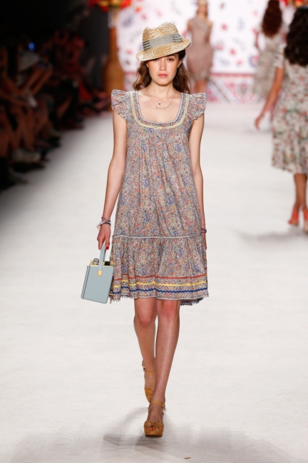 ss-2016_fashion-week-berlin_de_lena-hoschek_56201