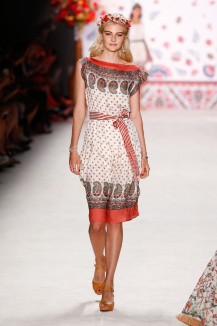 ss-2016_fashion-week-berlin_de_lena-hoschek_56206