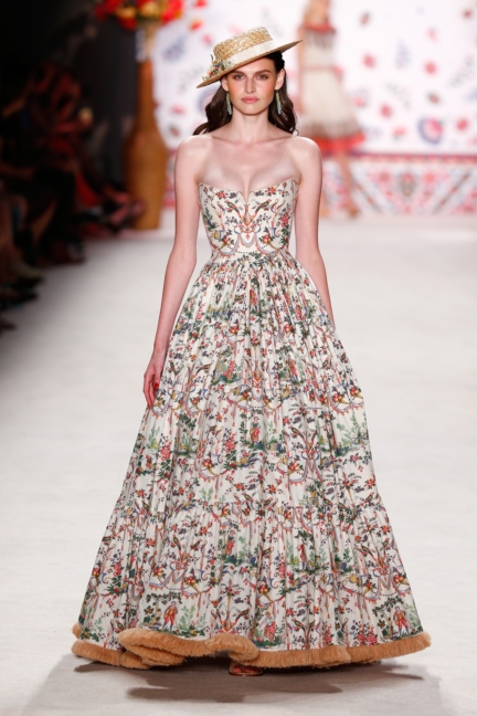 ss-2016_fashion-week-berlin_de_lena-hoschek_56207