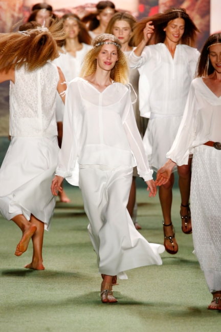 ss-2016_fashion-week-berlin_de_marc-cain_56454