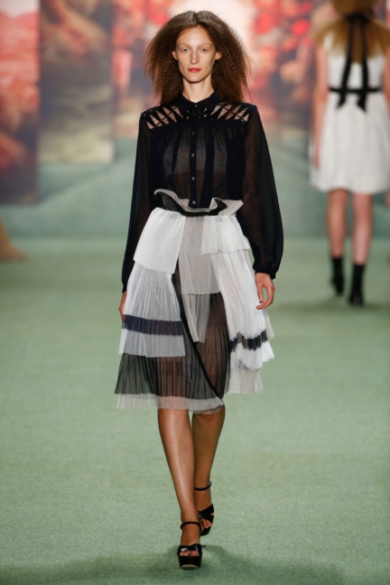 ss-2016_fashion-week-berlin_de_marc-cain_56495
