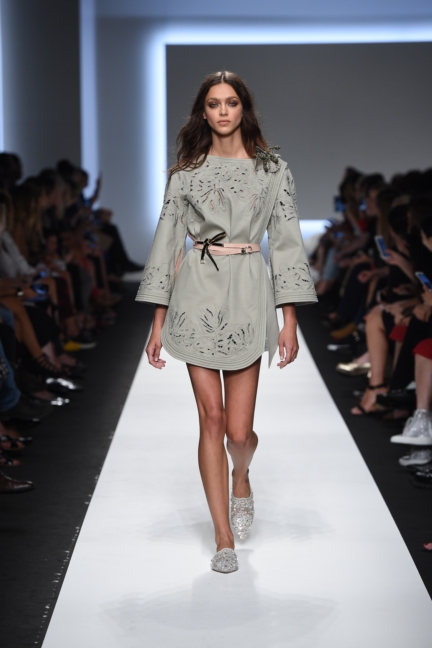 ermanno-scervino-milan-fashion-week-spring-summer-2016-runway-14