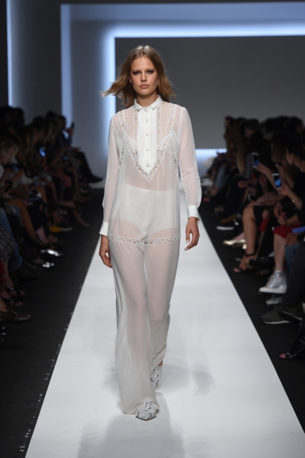 ermanno-scervino-milan-fashion-week-spring-summer-2016-runway-22