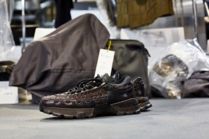 ermenegildo_zegna_fw2019_backstage_0109
