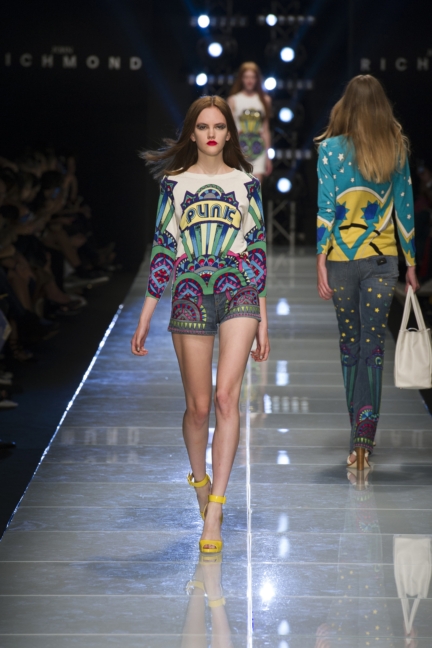 john-richmond-ss16-39