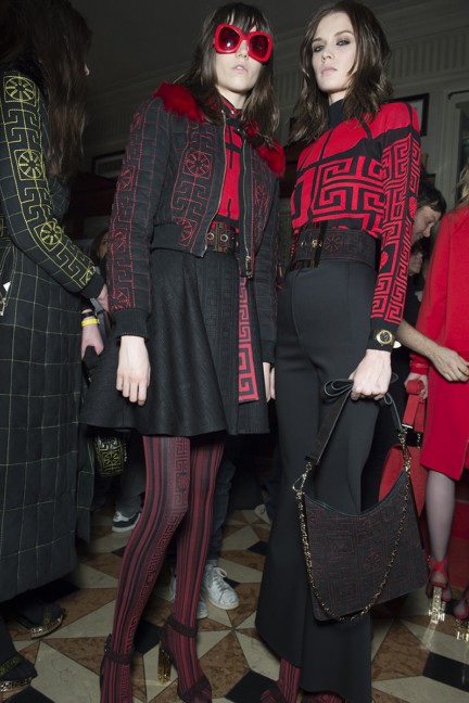 versace-milan-fashion-week-autumn-winter-2015-backstage-54