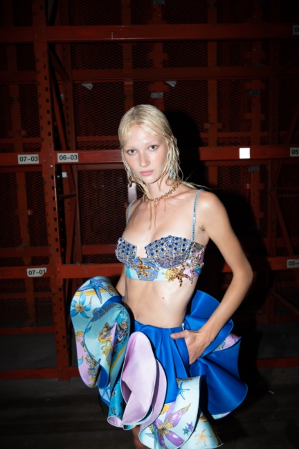 versace_ss21_backstage-23