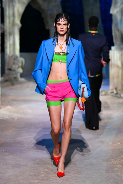 versace_ss21_look025