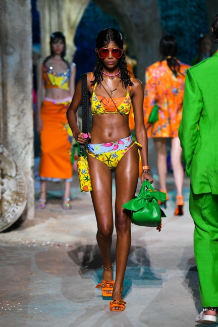 versace_ss21_look047