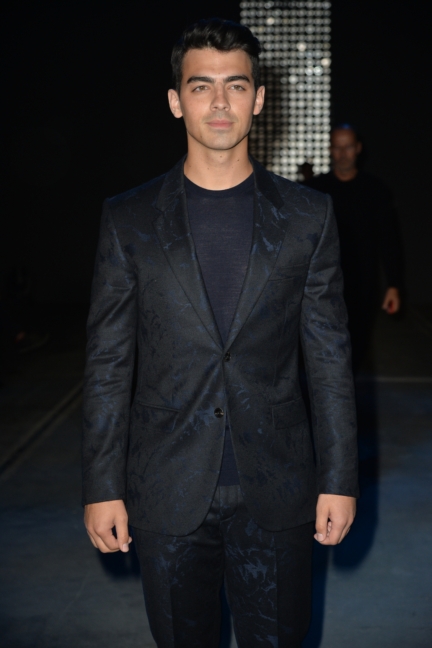 028_joe-jonas_mnt_6331
