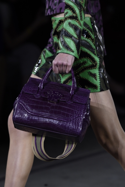 versace-milan-fashion-week-spring-summer-2016-show-detail-13