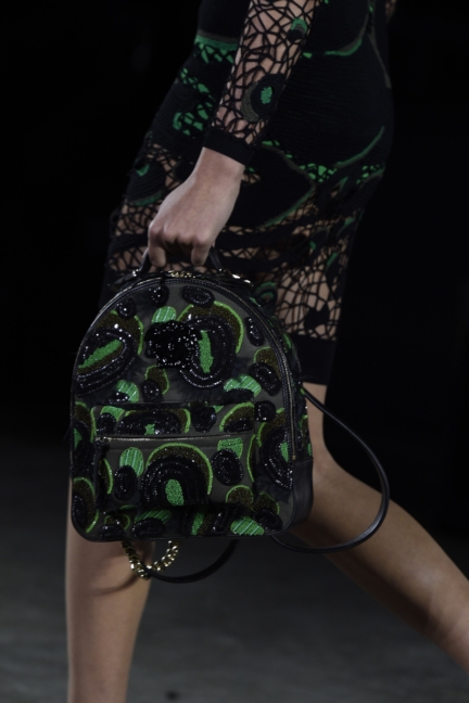 versace-milan-fashion-week-spring-summer-2016-show-detail-14