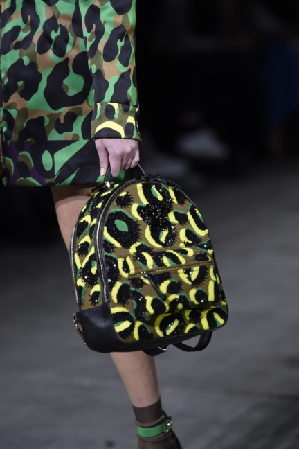 versace-milan-fashion-week-spring-summer-2016-show-detail-24
