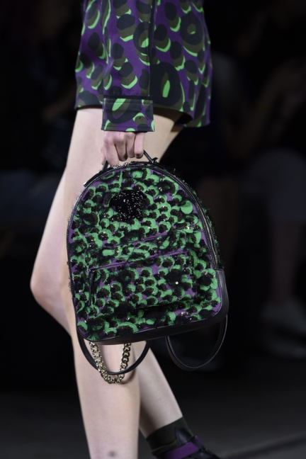 versace-milan-fashion-week-spring-summer-2016-show-detail-25