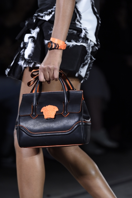 versace-milan-fashion-week-spring-summer-2016-show-detail-27