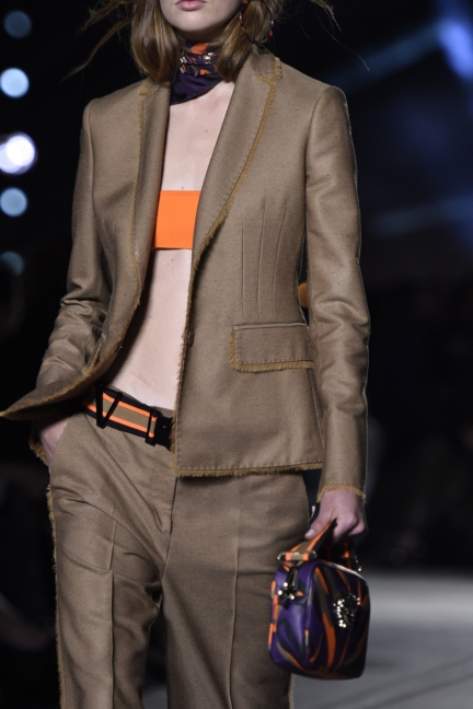 versace-milan-fashion-week-spring-summer-2016-show-detail-33