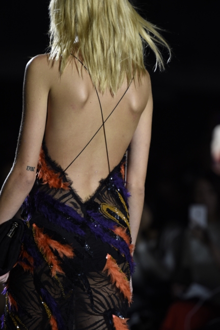versace-milan-fashion-week-spring-summer-2016-show-detail-37