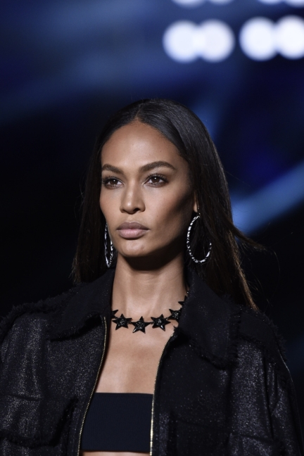 versace-milan-fashion-week-spring-summer-2016-show-detail-39
