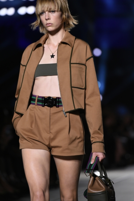 versace-milan-fashion-week-spring-summer-2016-show-detail-47