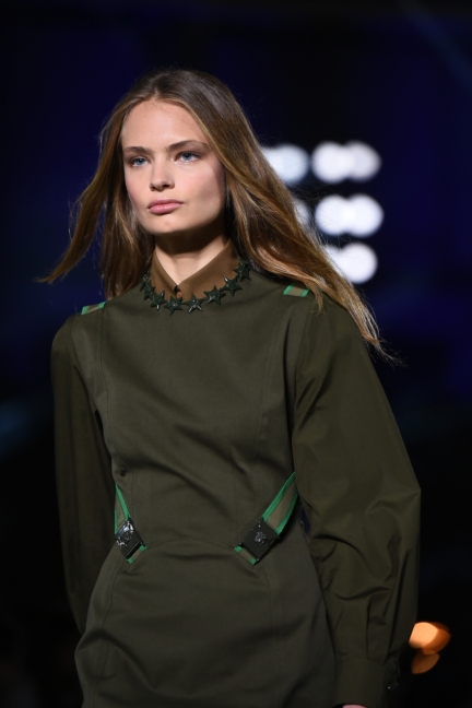 versace-milan-fashion-week-spring-summer-2016-show-detail-48