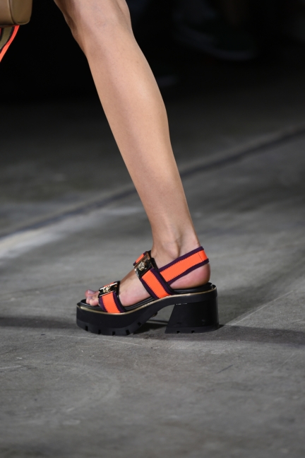 versace-milan-fashion-week-spring-summer-2016-show-detail-65