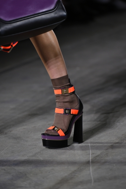versace-milan-fashion-week-spring-summer-2016-show-detail-67