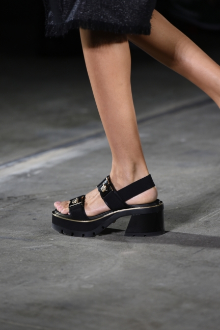 versace-milan-fashion-week-spring-summer-2016-show-detail-70