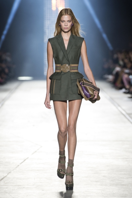 versace-women_ss16_look-2