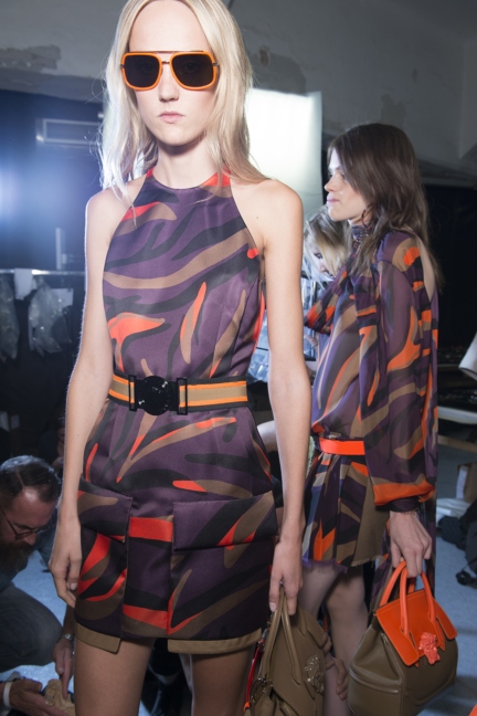 versace-milan-fashion-week-spring-summer-2016-backstage-110